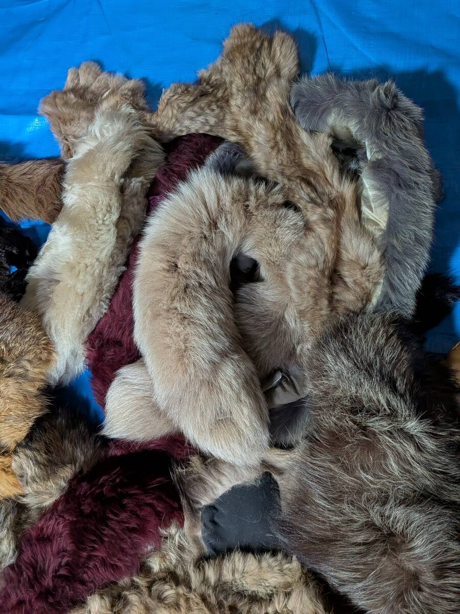 【No-31】■1円~売り切り■毛皮の卸売り■フリマ出品■リアルファー■マフラー・ショール(材料用含)等小物■複数点セット_画像8