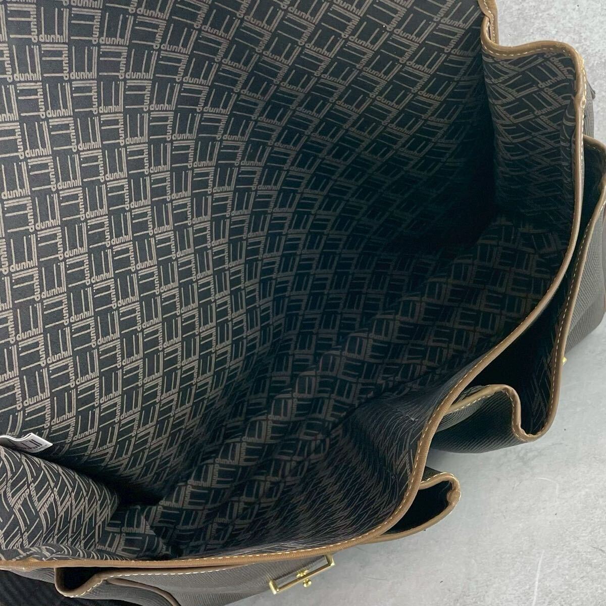 A4 dunhill ダンヒル メッセンジャーバッグ ショルダーバッグ グレー レザー 本革 斜めがけ クロスボディ フラップ メンズ 大容量_画像8