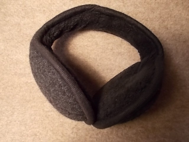 　管理コ　新品　未使用　防寒具　イヤーマフ　耳当て　後留め　畳める　黒　_画像1