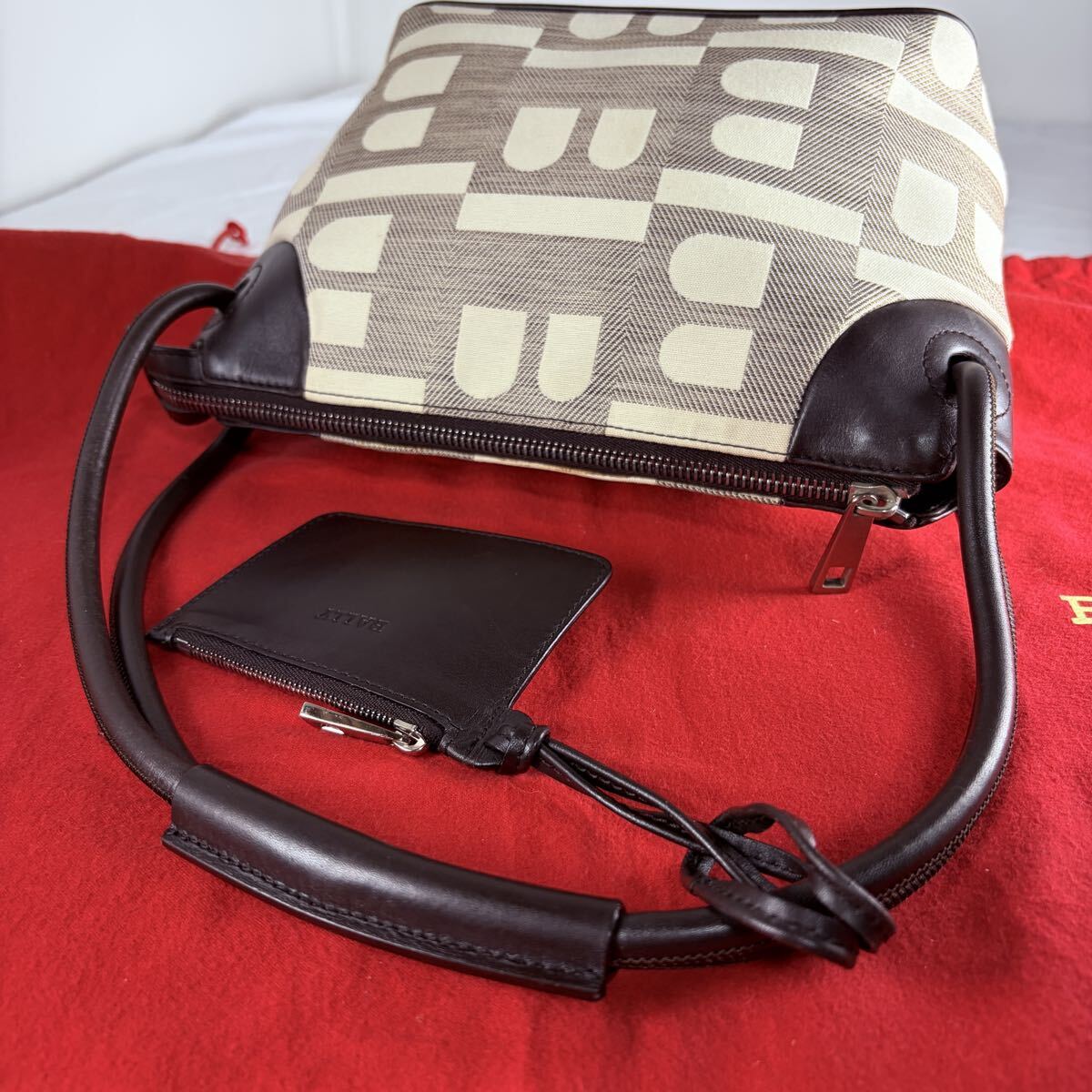 1円【 未使用級 】 バリー BALLY ハンドバッグ Bロゴ 総柄 レザー 本革 キャンバス ビジネス レディース_画像6