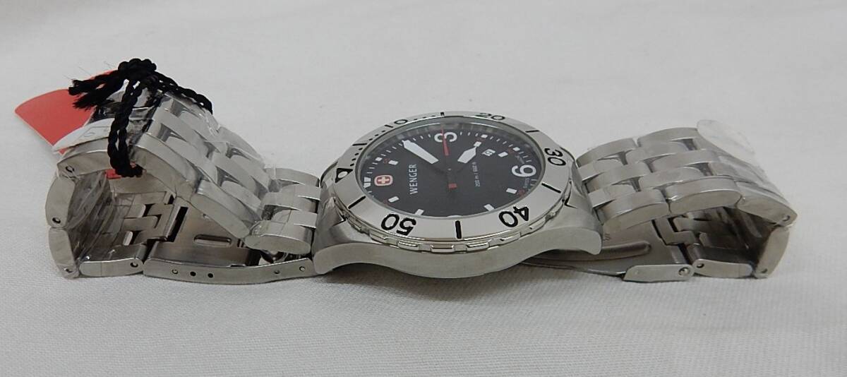【未使用動作品】★タグ付 WENGER ウェンガー 200M 7217X デイト クォーツ メンズ腕時計 ブラック文字盤 SWISS MADE_画像9