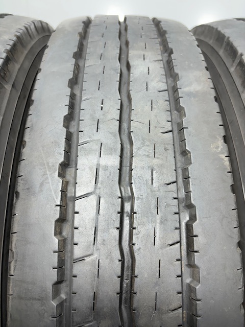 ☆送料込み☆ 2023年製 205/80R17.5 120/118N LT YOKOHAMA LT151R 夏 4本 205/80/17.5 タイヤ_画像3