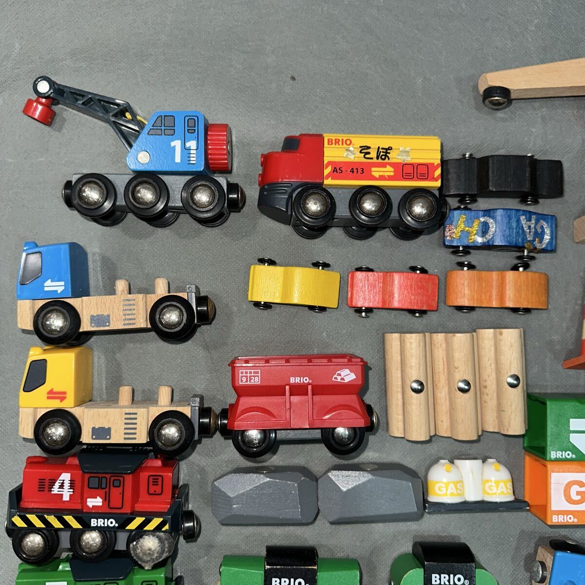 木製おもちゃ まとめ売り BRIO ブリオ ラーニングカーブ イケヤ 電車 トラック 車 トーマス ディーゼル レベッカ ハロルド など (80size_画像2