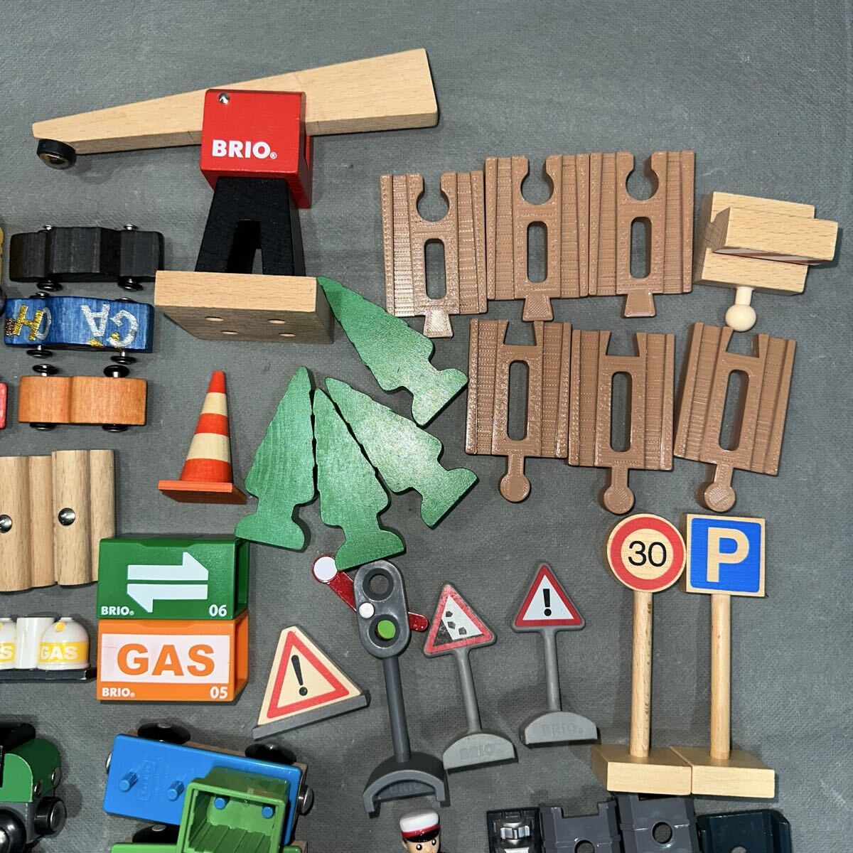 木製おもちゃ まとめ売り BRIO ブリオ ラーニングカーブ イケヤ 電車 トラック 車 トーマス ディーゼル レベッカ ハロルド など (80size_画像4