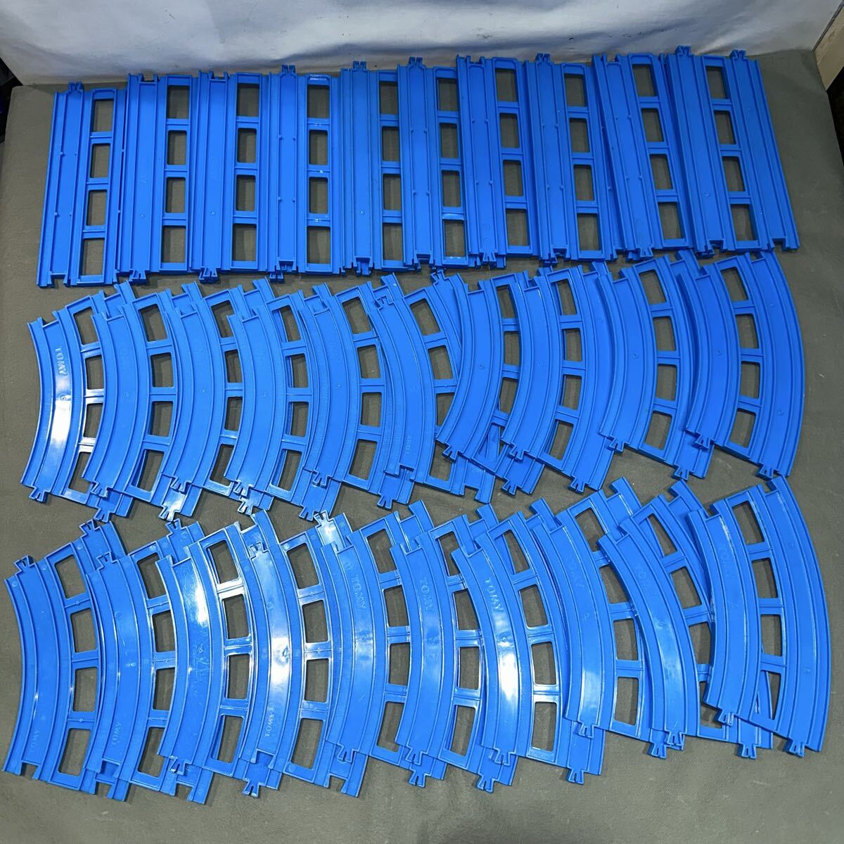 プラレール レール 複線レール 線路 30本 大量まとめ売り 複線直線 10本 複線曲線 20本 TOMY タカラトミー ②80_画像1