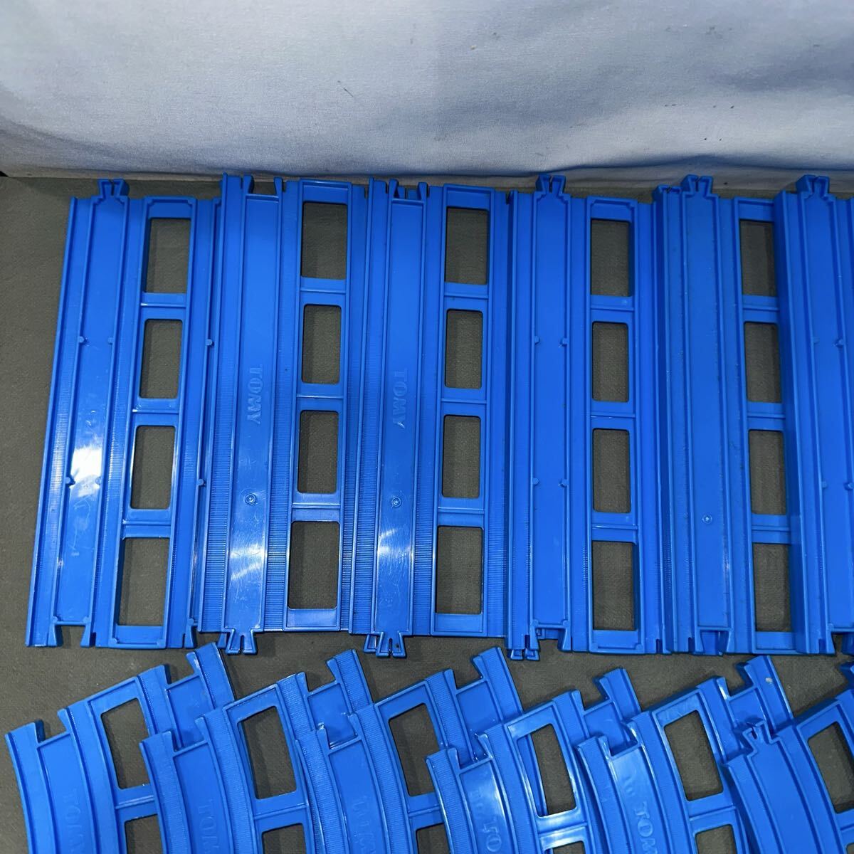 プラレール レール 複線レール 線路 30本 大量まとめ売り 複線直線 10本 複線曲線 20本 TOMY タカラトミー ②80_画像2