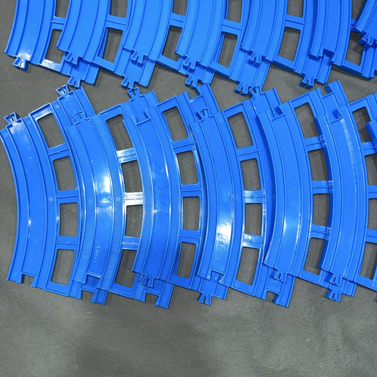 プラレール レール 複線レール 線路 30本 大量まとめ売り 複線直線 10本 複線曲線 20本 TOMY タカラトミー ②80_画像6