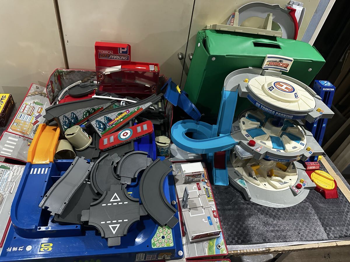 トミカ ぐるぐるシュート!! DXトミカパーキング タカラトミー トミカタウン 動作品 トミカワールド お出かけマップ 旧 プラロード など大量_画像1