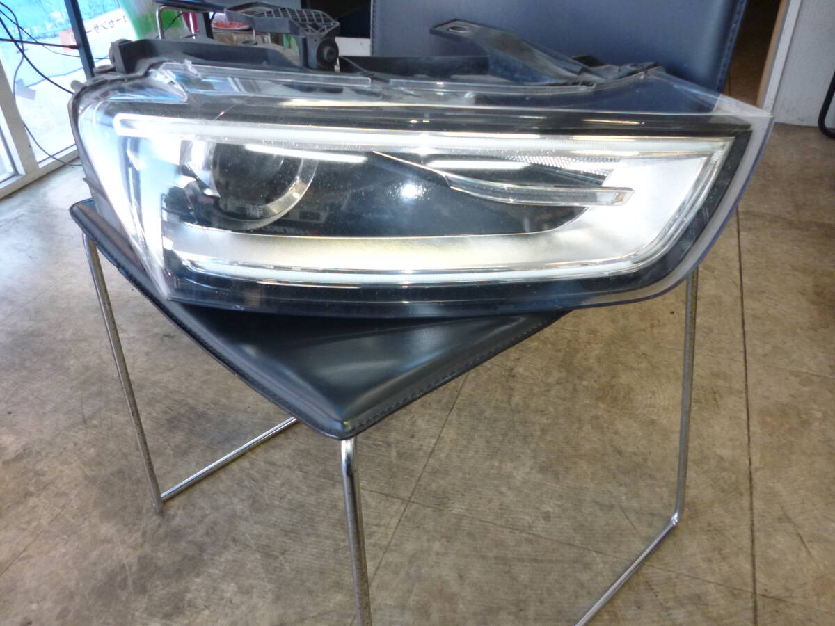 アウディ 　Q3　 8U 　前期　 純正　右 ヘッドライト 　中古品_画像1