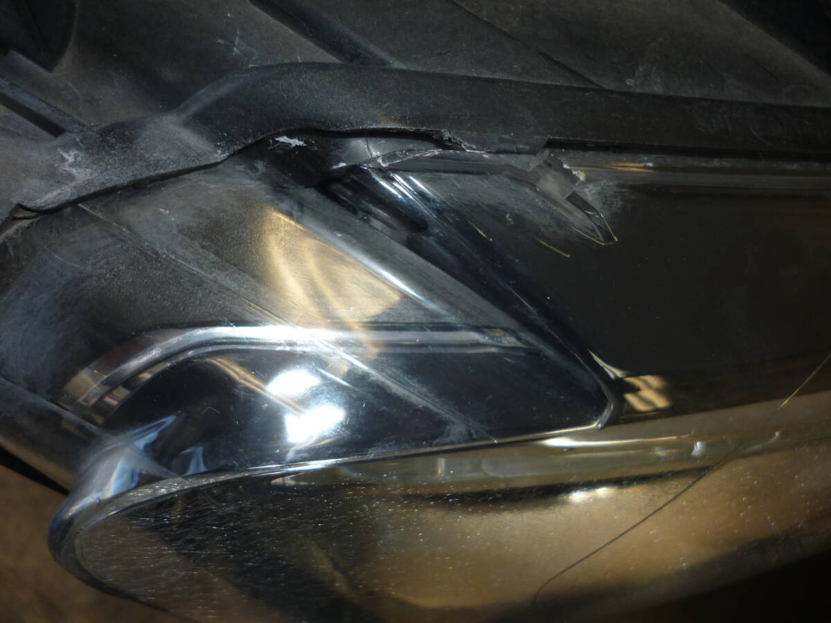アウディ 　Q3　 8U 　前期　 純正　右 ヘッドライト 　中古品_画像5