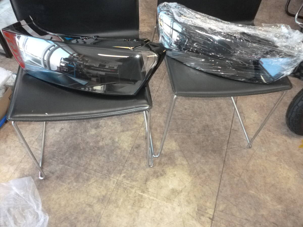 アウディ Q3 ヘッドライト カバー 左右セット_画像1