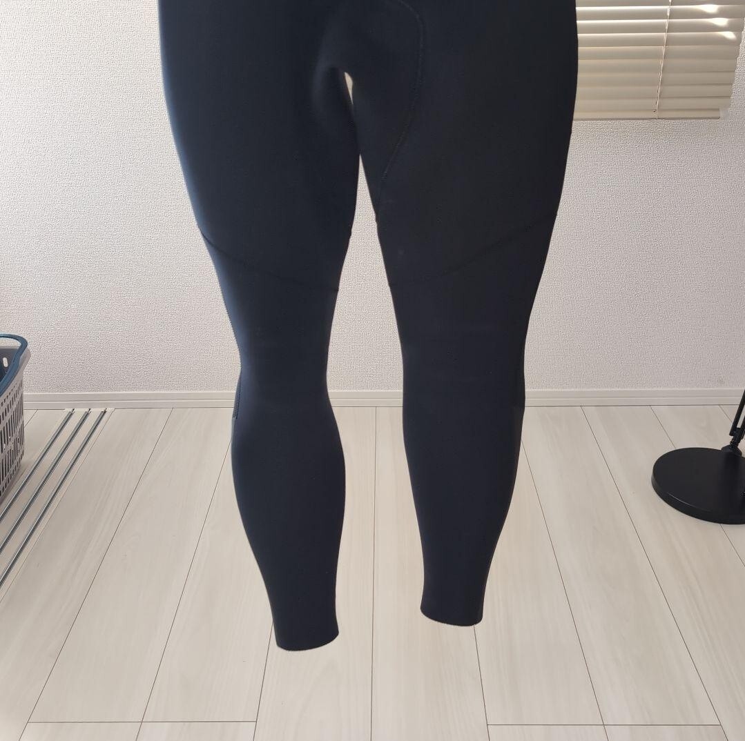 ★大人気メーカー　BILLABONG　ビラボン　ウェットスーツ　 ロングチェストジップ　セミドライ 　裏起毛 　美品★_画像4