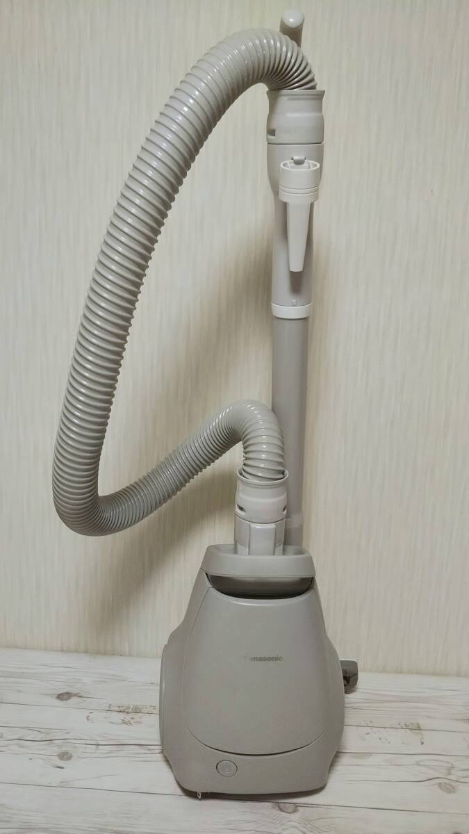 ◇Panasonic/MC-PJ23A/キャニスター型紙パック式掃除機/通電確認済/ジャンク品/中古品/2024年製/GI-6184_画像2