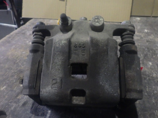 タンク DBA-M910A 右Fキャリパー 1KR-FE R72_画像1