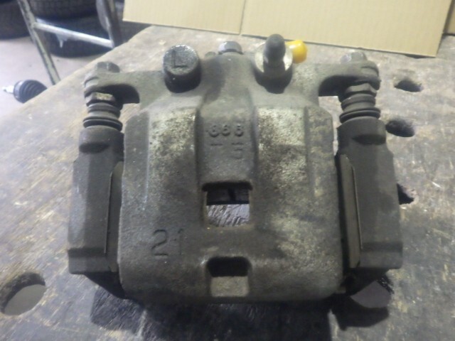 タンク DBA-M910A 左Fキャリパー 1KR-FE R72_画像1