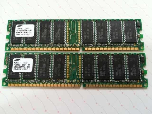 DDRメモリ PC3200 DDR400 256MB 2枚 SAMSUNG M368L3223ETM-CCC 片面実装 中古品_画像1