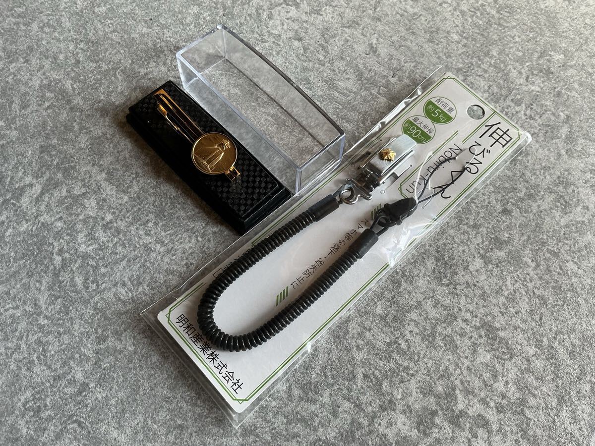 警察　警視庁　旭日章　　警視庁本部庁舎タイピン・旭日章ストラップ「伸びるくん」_画像3