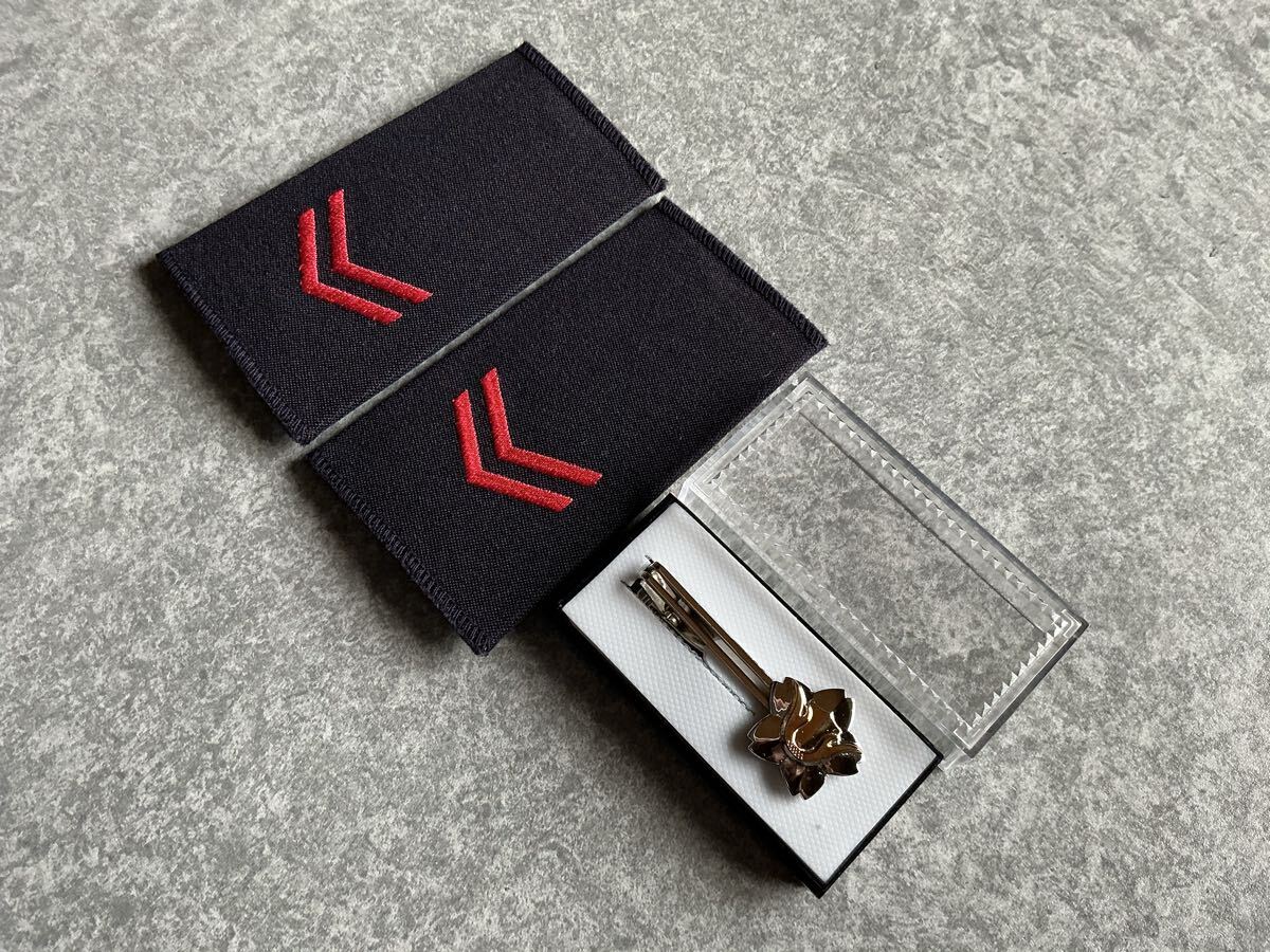 自衛隊　肩章　新色　陸上自衛隊　　一等陸士乙階級章(16式)・格闘徽章型タイピン_画像3