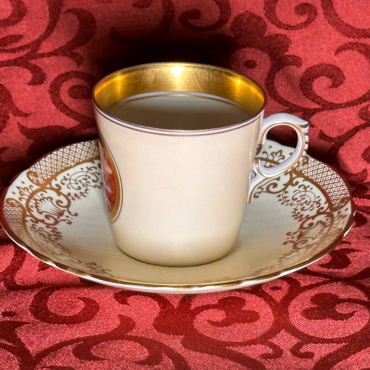 A レア　ロイヤルコペンハーゲン　カップ＆ソーサー、マリアージュ　ハンドペイント　朱色単色の神話図　ミソロジー　ヨーロッパ_画像3