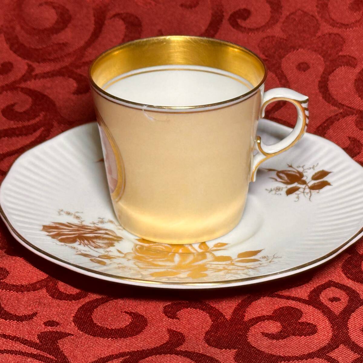 B レア　ロイヤルコペンハーゲン　カップ＆ソーサー、マリアージュ　ハンドペイント　朱色単色の神話図　ミソロジー　ヨーロッパ_画像3