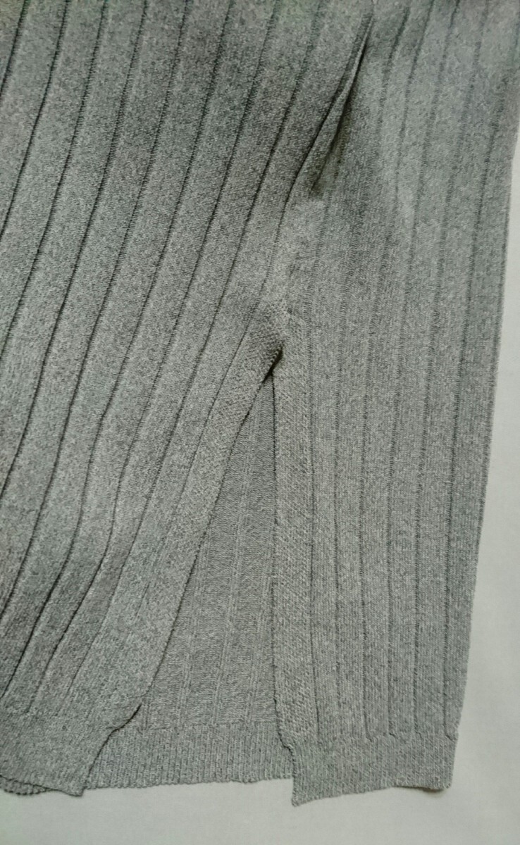 新品タグ【ブージュルード】洗練★リブ素材フレンチスリーブ縦ラインベストジレ★グレージュ レーヨン 秋冬春夏 ロング 未使用_画像9