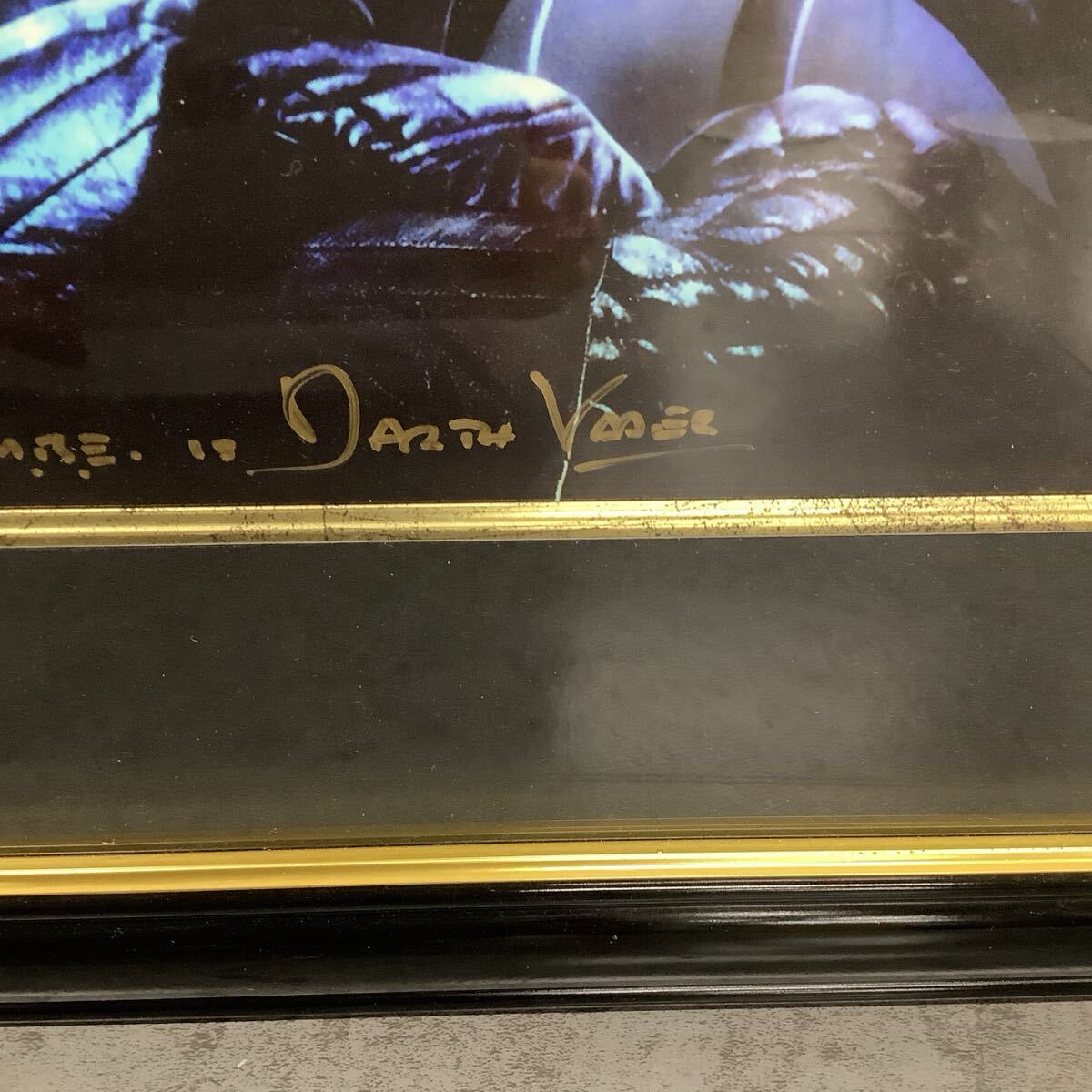 ●サM62◎デイビット・ブラウズ サインフォト ダースベーダー 直筆サイン入 オートグラフ 額サイズ49×39.5センチ◎_画像3