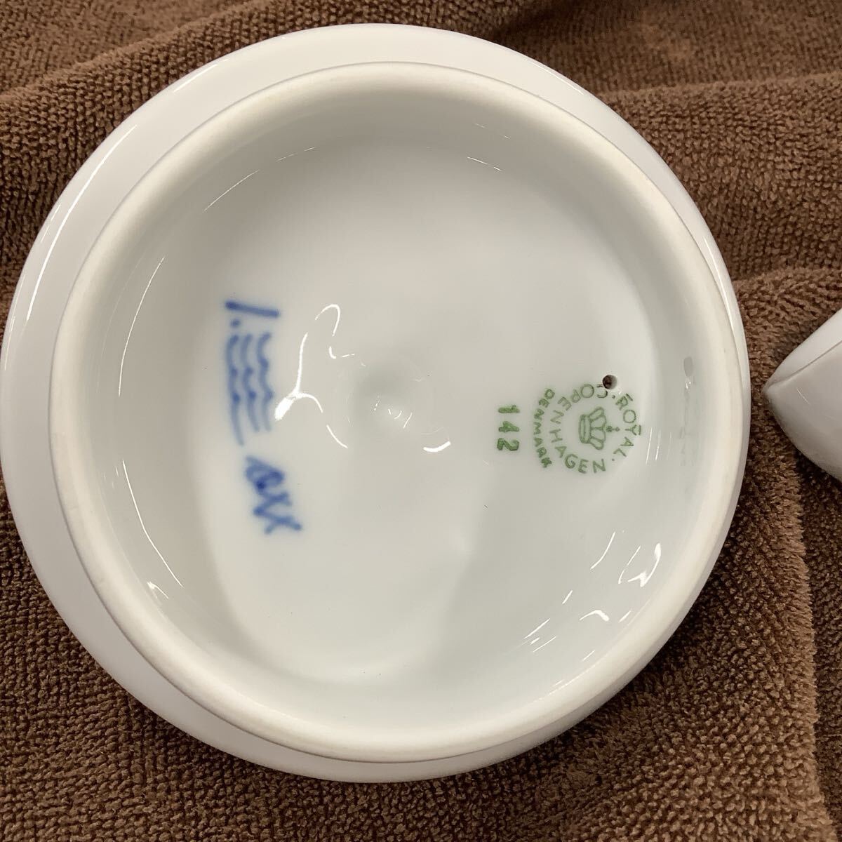 *yu37M*ROYAL COPENHAGEN ( Royal * Copen - -gen) Princess teapot 142/143*