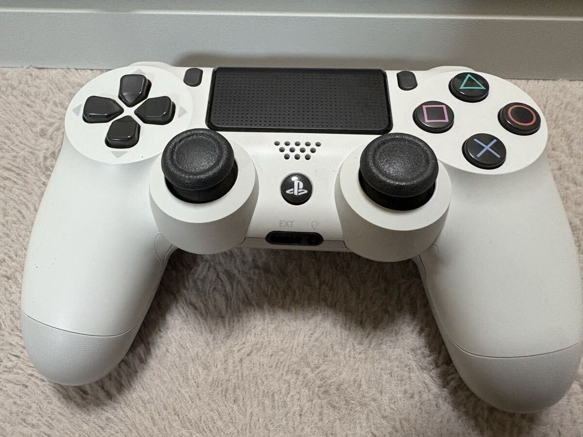 ほぼ未使用品　PlayStation4 CUH-2200A ホワイト PS4 ソニーSwitch_画像3