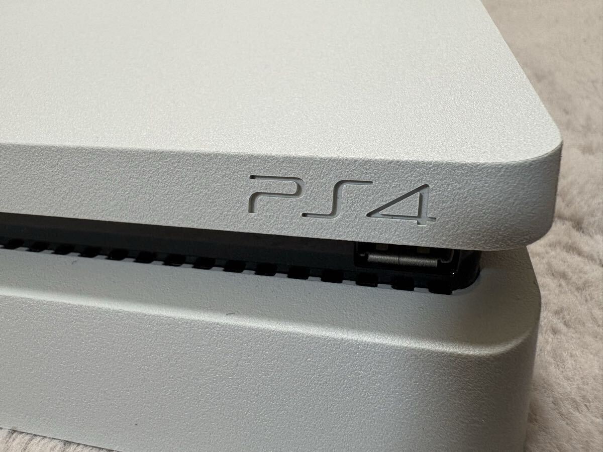 ほぼ未使用品　PlayStation4 CUH-2200A ホワイト PS4 ソニーSwitch_画像5