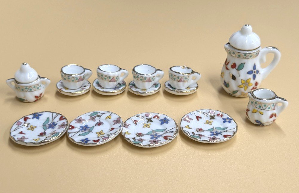 【VAPS_1】ミニチュア ティーセット 1/12スケール 《ブロッサム柄》 ドールハウス 食器 皿 カップ ティーポット 小物 送込_画像3