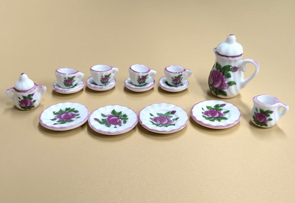 【VAPS_1】ミニチュア ティーセット 1/12スケール 《ローズ柄》 ドールハウス 食器 皿 カップ ティーポット 小物 送込_画像3