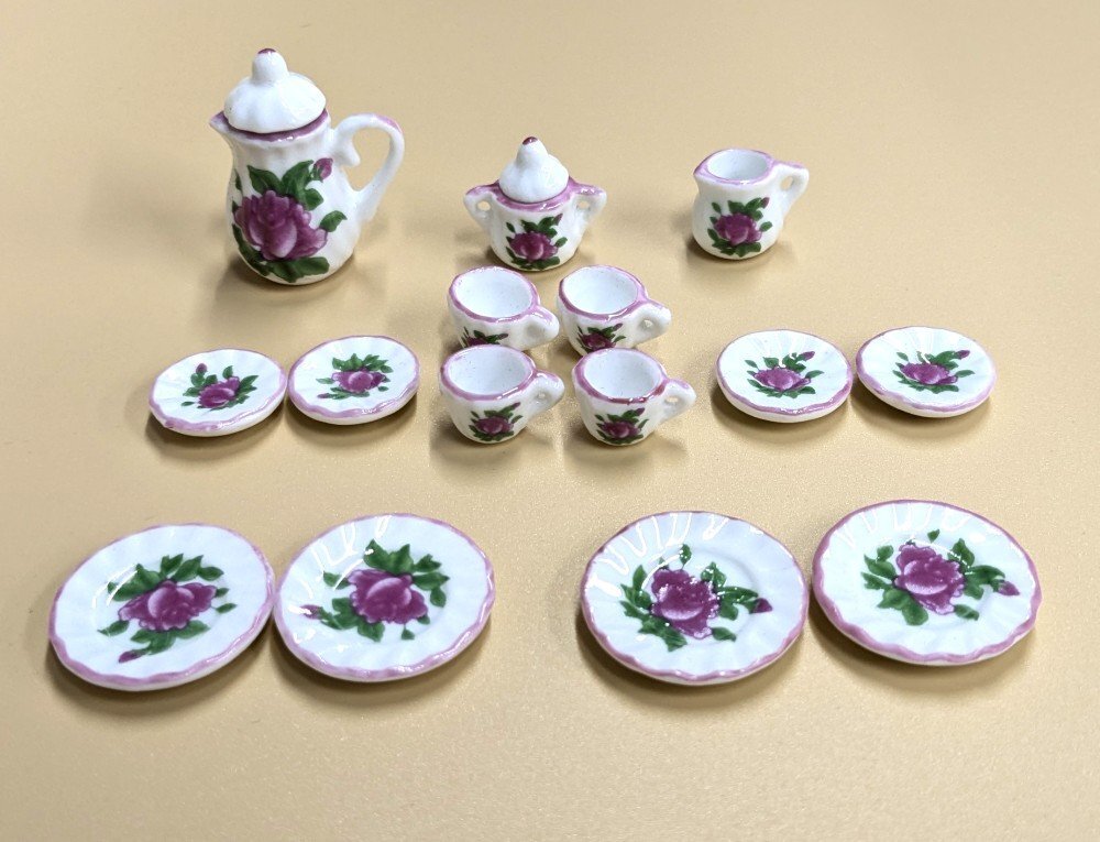 【VAPS_1】ミニチュア ティーセット 1/12スケール 《ローズ柄》 ドールハウス 食器 皿 カップ ティーポット 小物 送込_画像2