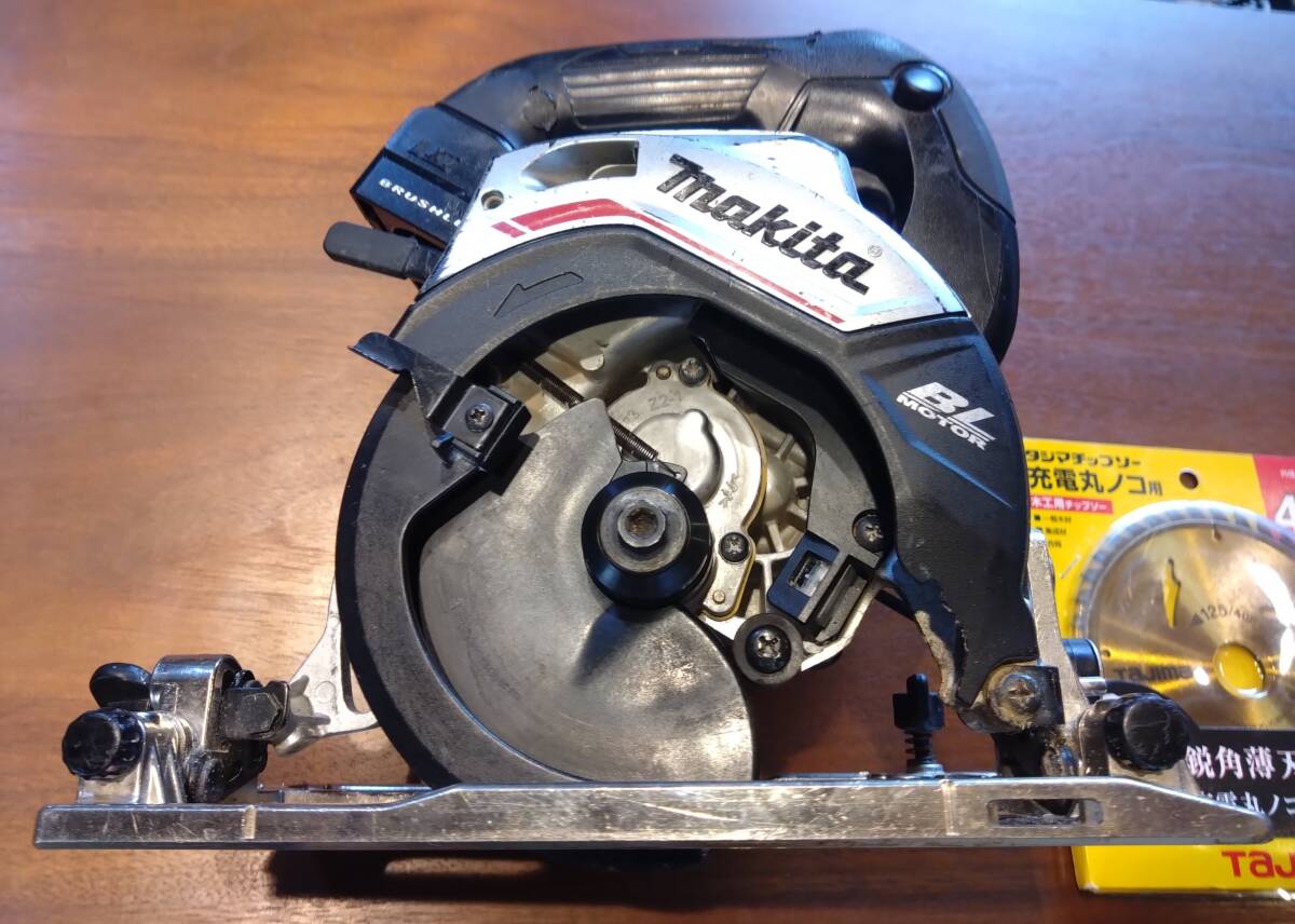 マキタ 純正 makita 125㎜ 充電式マルノコ HS474D 本体のみ 18V 動作問題なし！2022年製 134164 タジマ製 新品チップソー付き_画像3