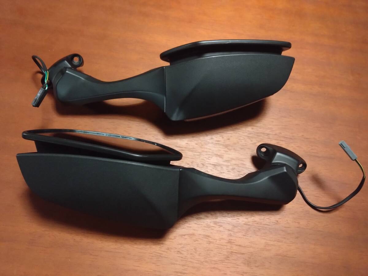 カワサキ 純正 ZX10R ZX-10R LEDウインカー ミラー 左右セット 2023年製 綺麗だが、ガリ傷あり_画像4