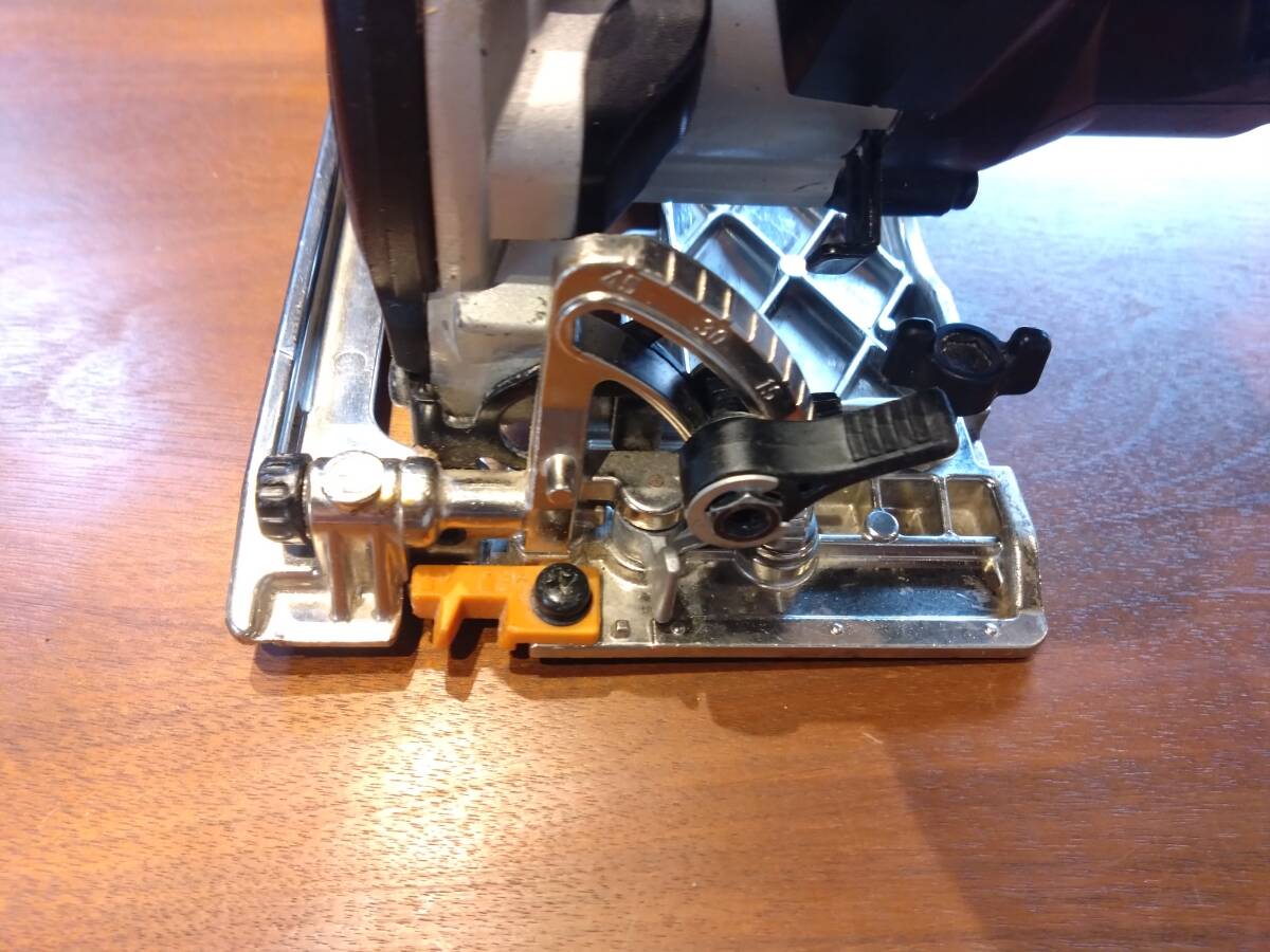 マキタ 純正 makita 125㎜ 充電式マルノコ HS474D 本体のみ 18V 動作問題なし！2022年製 134164 タジマ製 新品チップソー付き_画像8