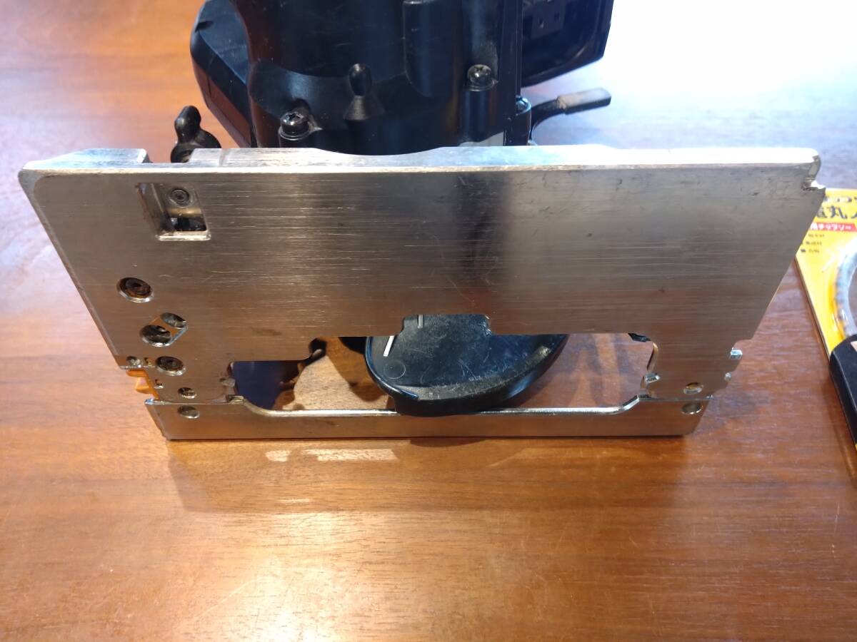 マキタ 純正 makita 125㎜ 充電式マルノコ HS474D 本体のみ 18V 動作問題なし！2022年製 134164 タジマ製 新品チップソー付き_画像4