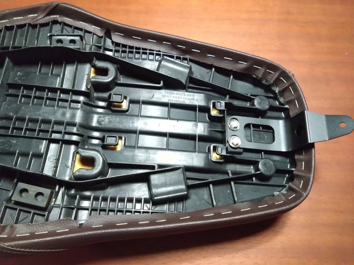 ホンダ GB350 NC59 純正 シート ブラウン 茶色 77200-K0Z-9000 2021年製 車載工具付き!_画像9