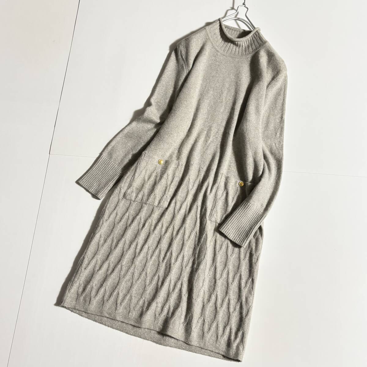 日本製　vice versa　バイスバーサ　ゆったりサイズ　//　ケーブル・縄編み　グレー系ラメ入り　ニットワンピース　⑥_画像1