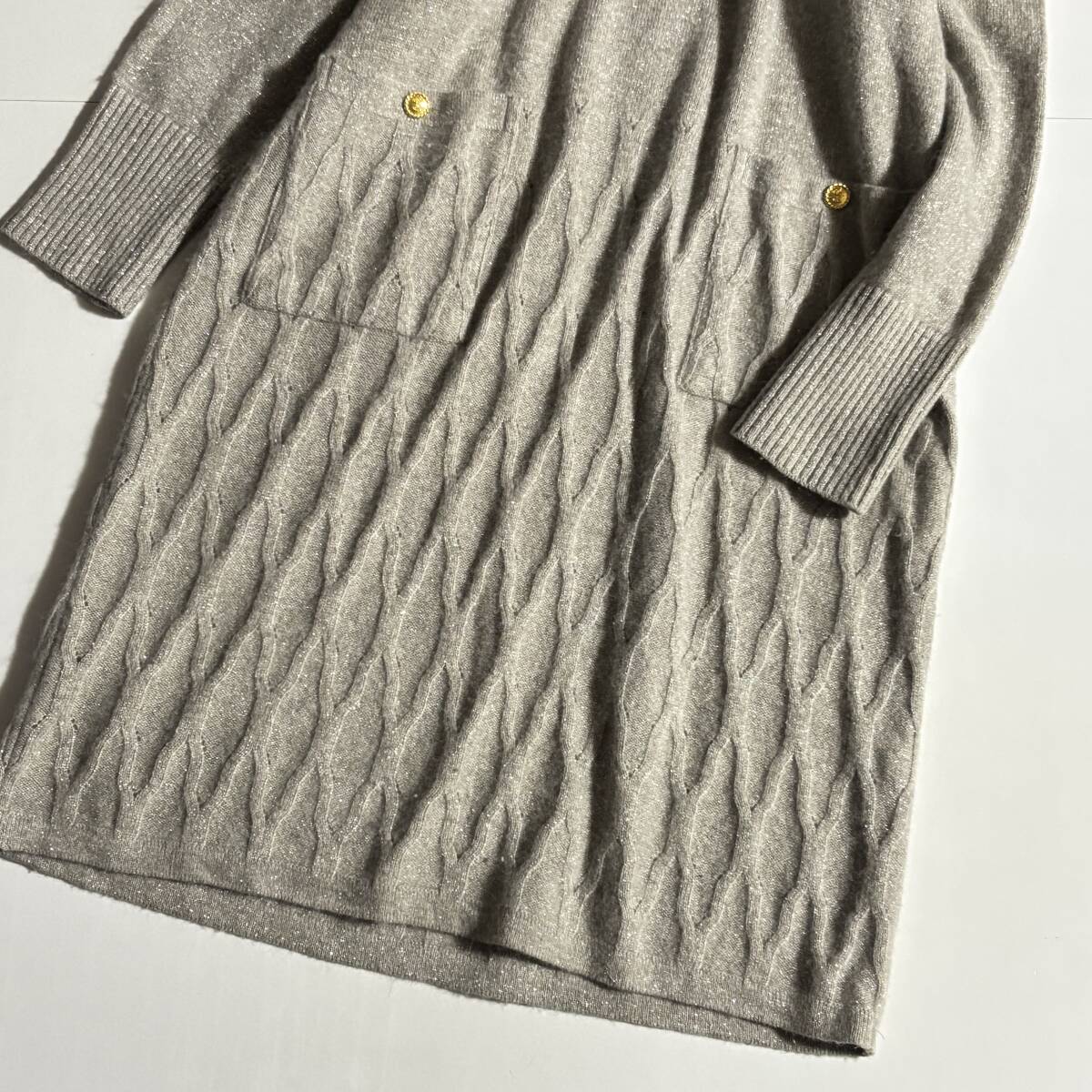 日本製　vice versa　バイスバーサ　ゆったりサイズ　//　ケーブル・縄編み　グレー系ラメ入り　ニットワンピース　⑥_画像3