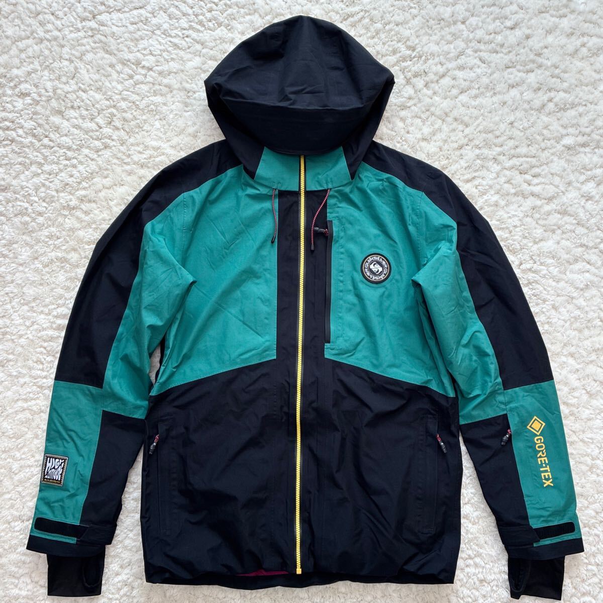 美品QUIKSILVER HIGH ALTITUDE FOREVER 2L CAPSULE GORE-TEX JK S クイックシルバーハイアルティチュード ゴアテックス スノーボードウェア_画像3
