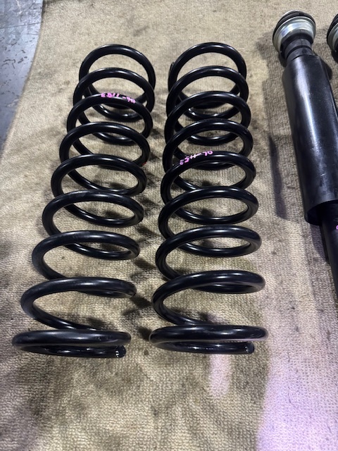 L375S タント 純正 サスペンション ストラット ショック 9.1万km台 1台分 48510-B2801 ☆引き取り歓迎☆送料は商品説明欄に記載☆即決_画像3