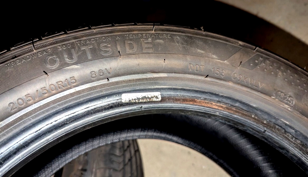 SAILUN ATREZZO ELITE 205/50R15 86V 25年18周目 サマータイヤ_画像2