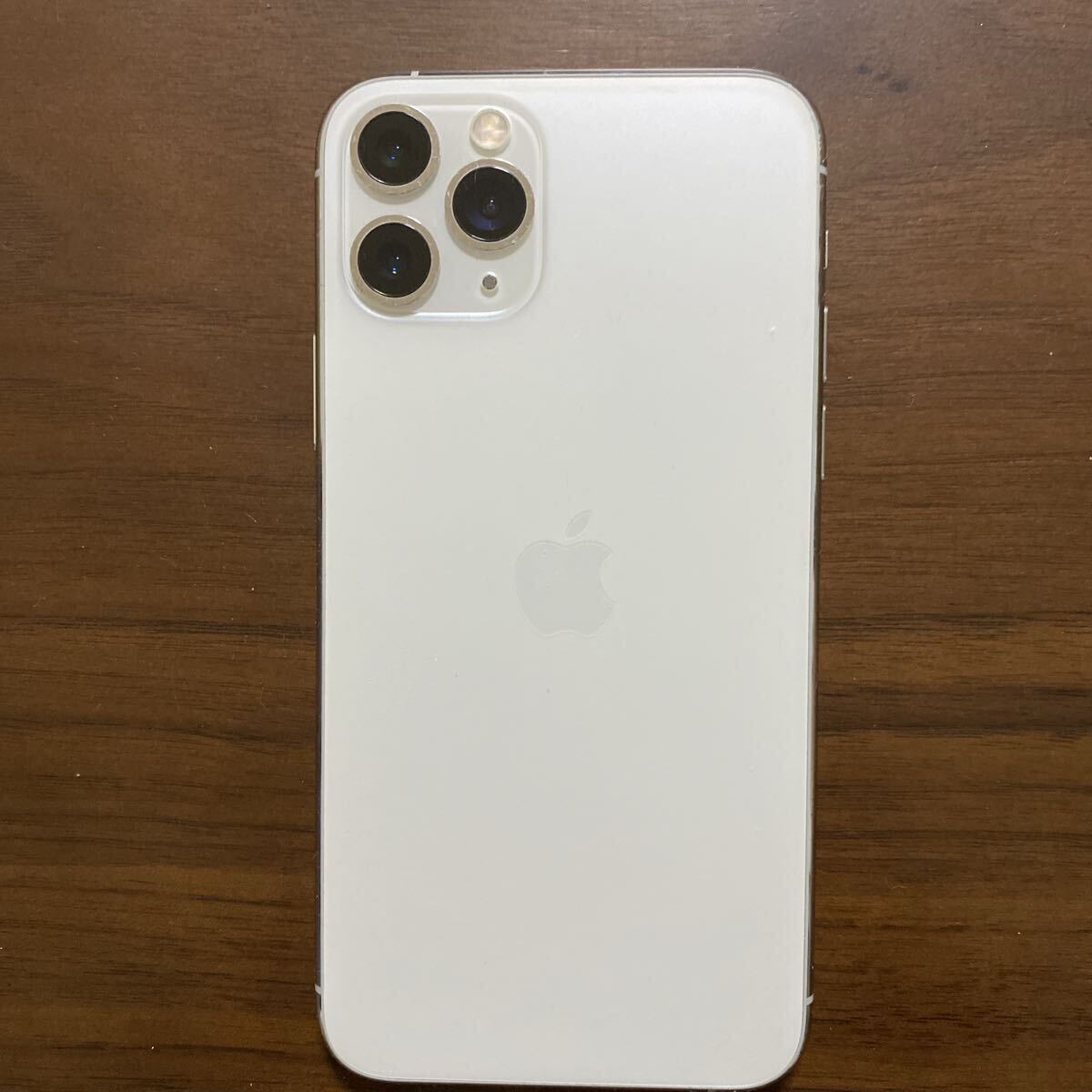 iPhone iPhone11 Pro シルバー ほぼ完璧に不都合カ所は修理済み 激安 売り切り_画像2