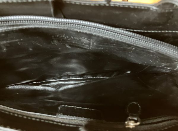 【H416】GIANNI VERSACE ジャンニヴェルサーチ ハンドバッグ レザー 黒 ブラック 鞄 現状品_画像7