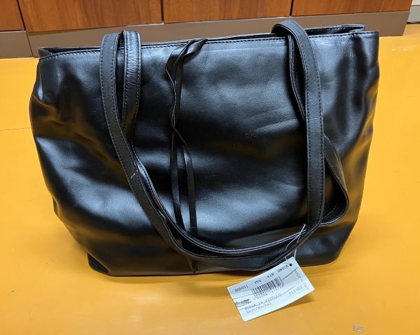 【H416】GIANNI VERSACE ジャンニヴェルサーチ ハンドバッグ レザー 黒 ブラック 鞄 現状品_画像2