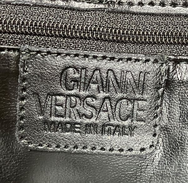 【H416】GIANNI VERSACE ジャンニヴェルサーチ ハンドバッグ レザー 黒 ブラック 鞄 現状品_画像6