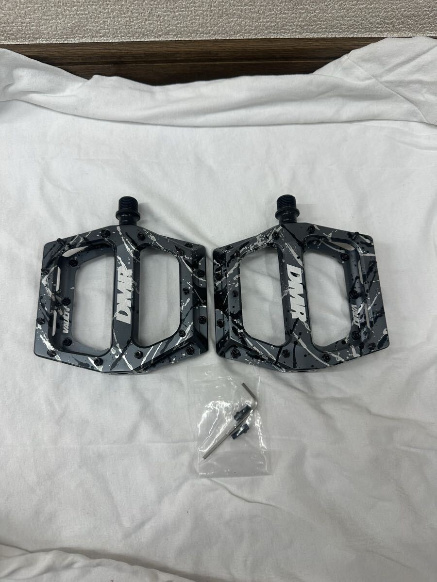 ★希少★ ■DMR VAULT PEDAL SPECIAL EDITION -LIQUID CAMO CAMOGREY 未使用品　カモフラージュ　グレー　 フラットペダル　ダウンヒル_画像5