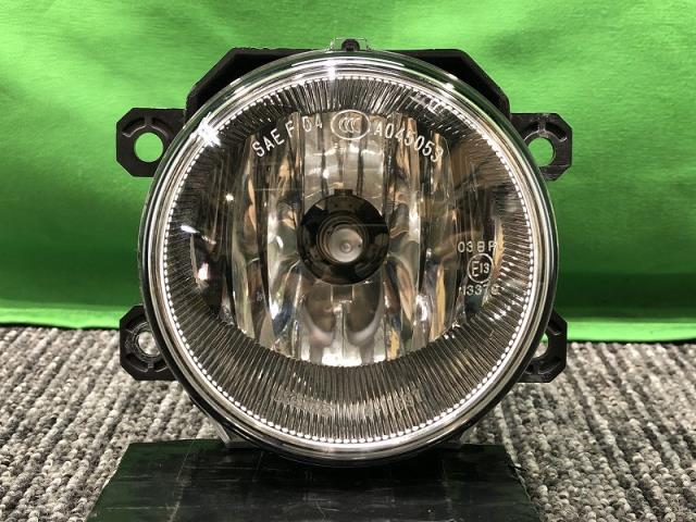  Tanto DBA-LA600S левая противотуманная фара 114-11697