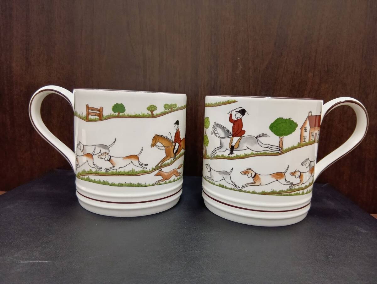 14588　洋食器 【WEDGWOOD　ウェッジウッド　ハンティングシーン　マグカップ　同柄/同サイズ　2個セット】　ユーズド品_画像1