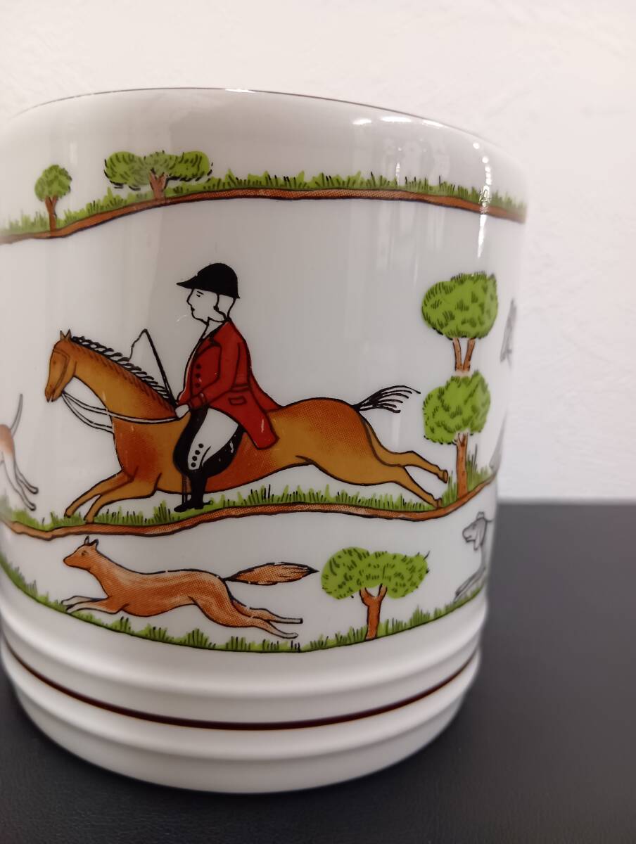 14588　洋食器 【WEDGWOOD　ウェッジウッド　ハンティングシーン　マグカップ　同柄/同サイズ　2個セット】　ユーズド品_画像4